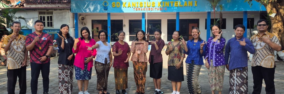 Guru dan Karyawan Bersama Mahasiswa PLP Agama Katolik Universitas Sanata Dharma