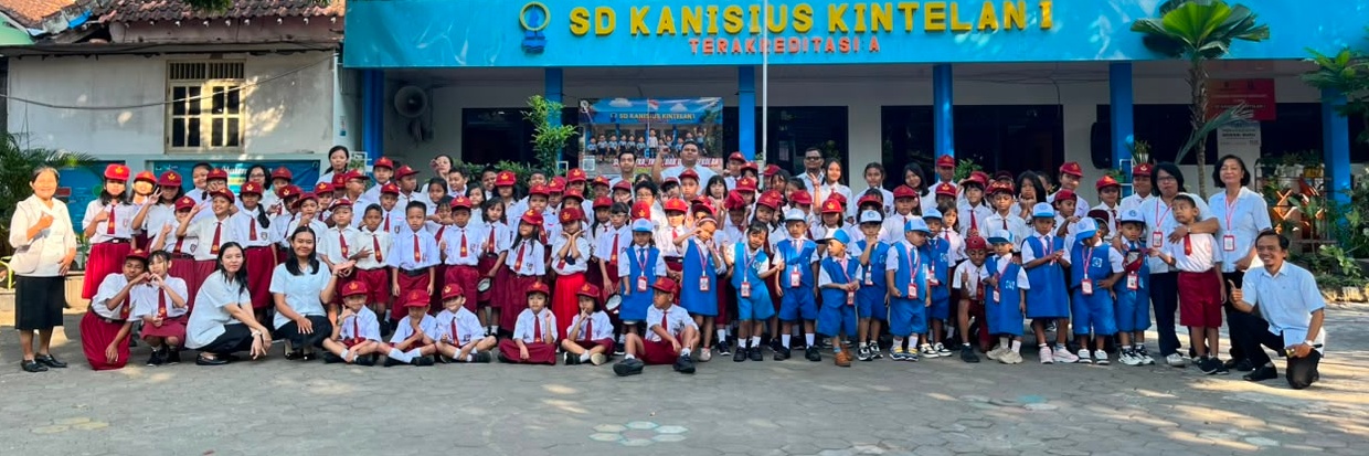 Guru, Karyawan berserta Murid TK/SD Kanisius Kintelan I